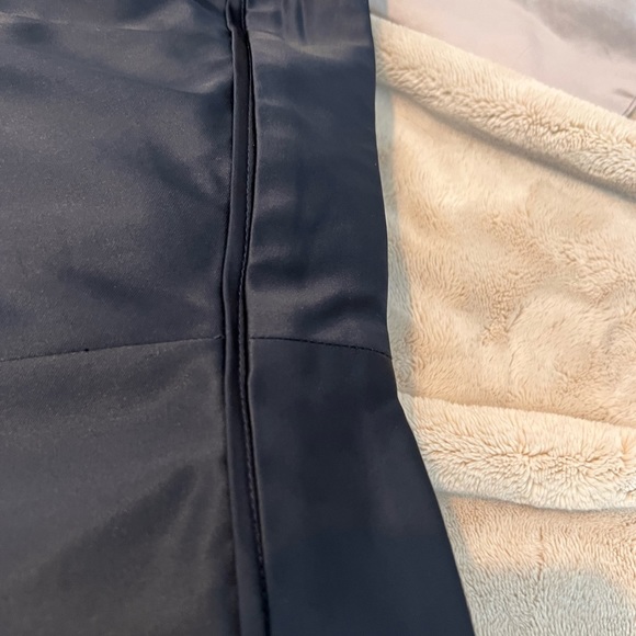 Beautiful Cach’e Navy Suit with matching pencil suit w/gold necklace. - Picture 12 of 15